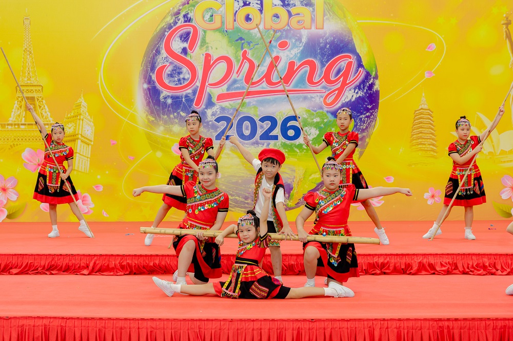 Tham gia các hoạt động đón xuân là cơ hội giúp học sinh phát triển bản thân từ bài học thực tế - Ảnh: Royal School