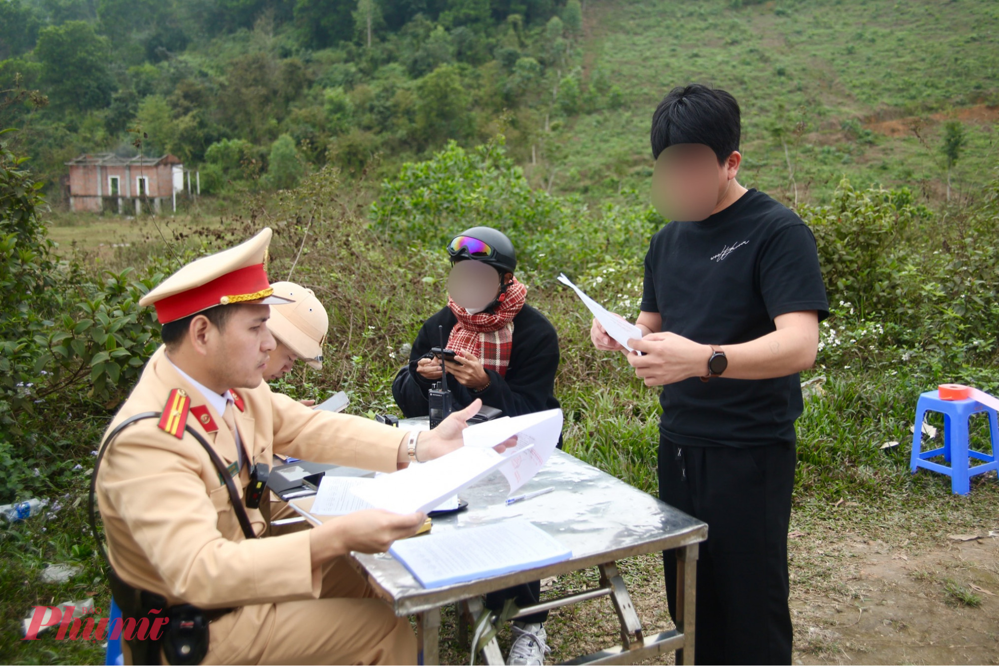 Hàng loạt người vi phạm lỗi vượt quá tốc độ quy định bị xử phạt.