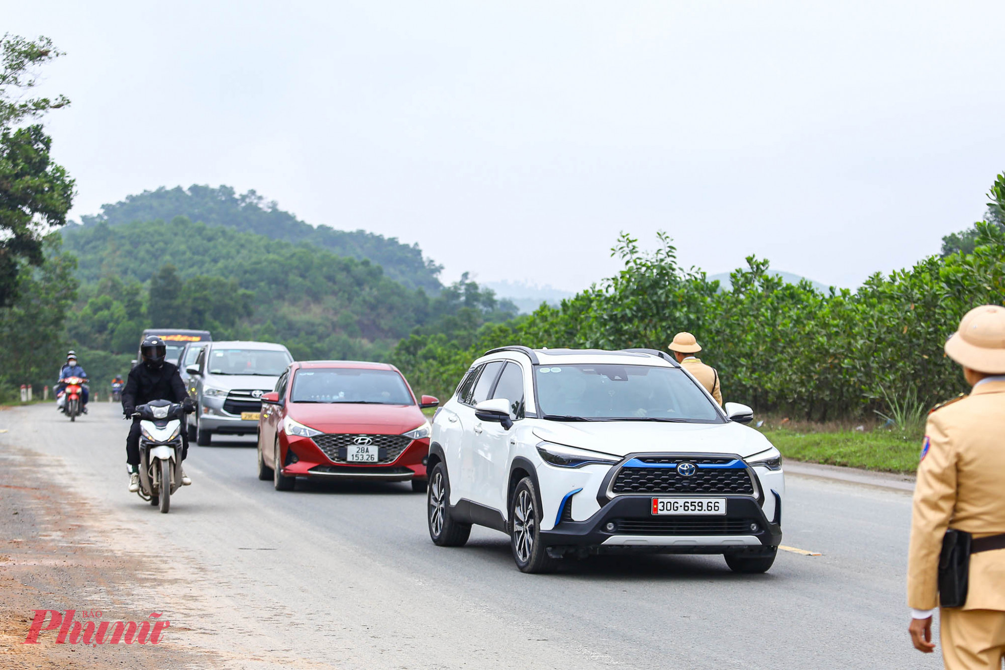 Theo Đại úy Dũng, trước, trong và sau Tết Nguyên đán, đơn vị chủ động duy trì lực lượng trên các tuyến quốc lộ trọng điểm để kịp thời phát hiện, xử lý vi phạm, góp phần phòng ngừa ùn tắc, tai nạn, bảo đảm trật tự an toàn giao thông, phục vụ người dân đi lại an toàn dịp Tết.