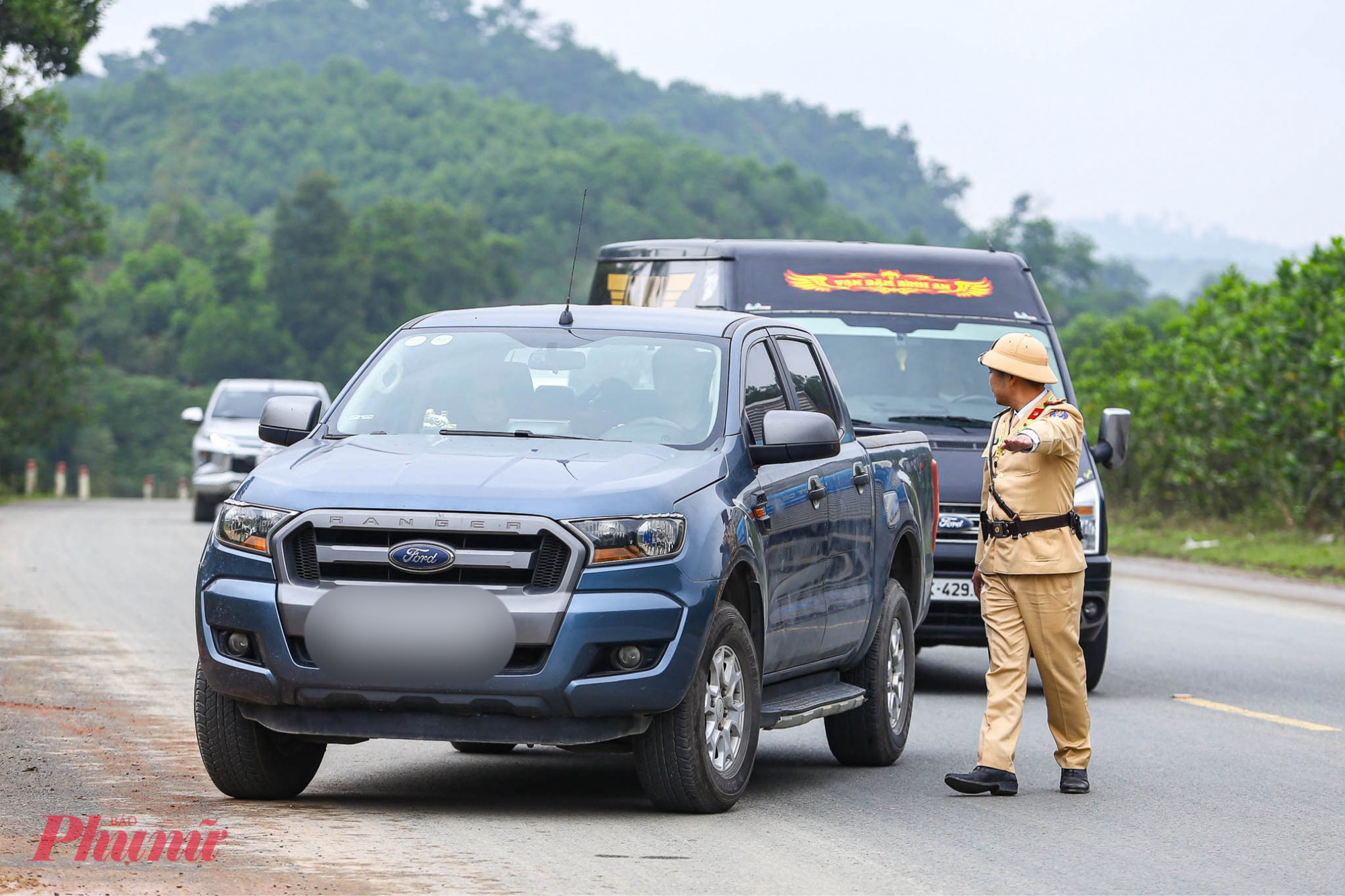 Trong ca tuần tra kiểm soát, cảnh sát không phát hiện vi phạm nồng độ cồn. Tuy nhiên, rất nhiều tài xế vi phạm lỗi chạy quá tốc độ.