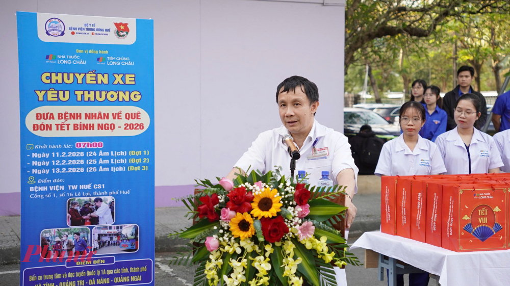 Phát biểu tại chương trình, GS.TS. Phạm Như Hiệp, Giám đốc BVTW Huế nhấn mạnh, Tết cổ truyền có ý nghĩa đặc biệt thiêng liêng đối với mỗi người Việt Nam. Đối với những bệnh nhân phải điều trị dài ngày, mong muốn được trở về quê sum họp cùng gia đình càng trở nên da diết.