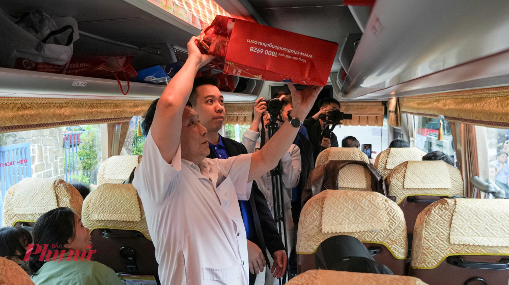 Vì vậy, việc tổ chức “Chuyến xe yêu thương” không chỉ giúp người bệnh giảm bớt khó khăn về kinh tế, đi lại mà còn mang lại giá trị tinh thần to lớn, tiếp thêm động lực để người bệnh tiếp tục điều trị và hồi phục sức khỏe.