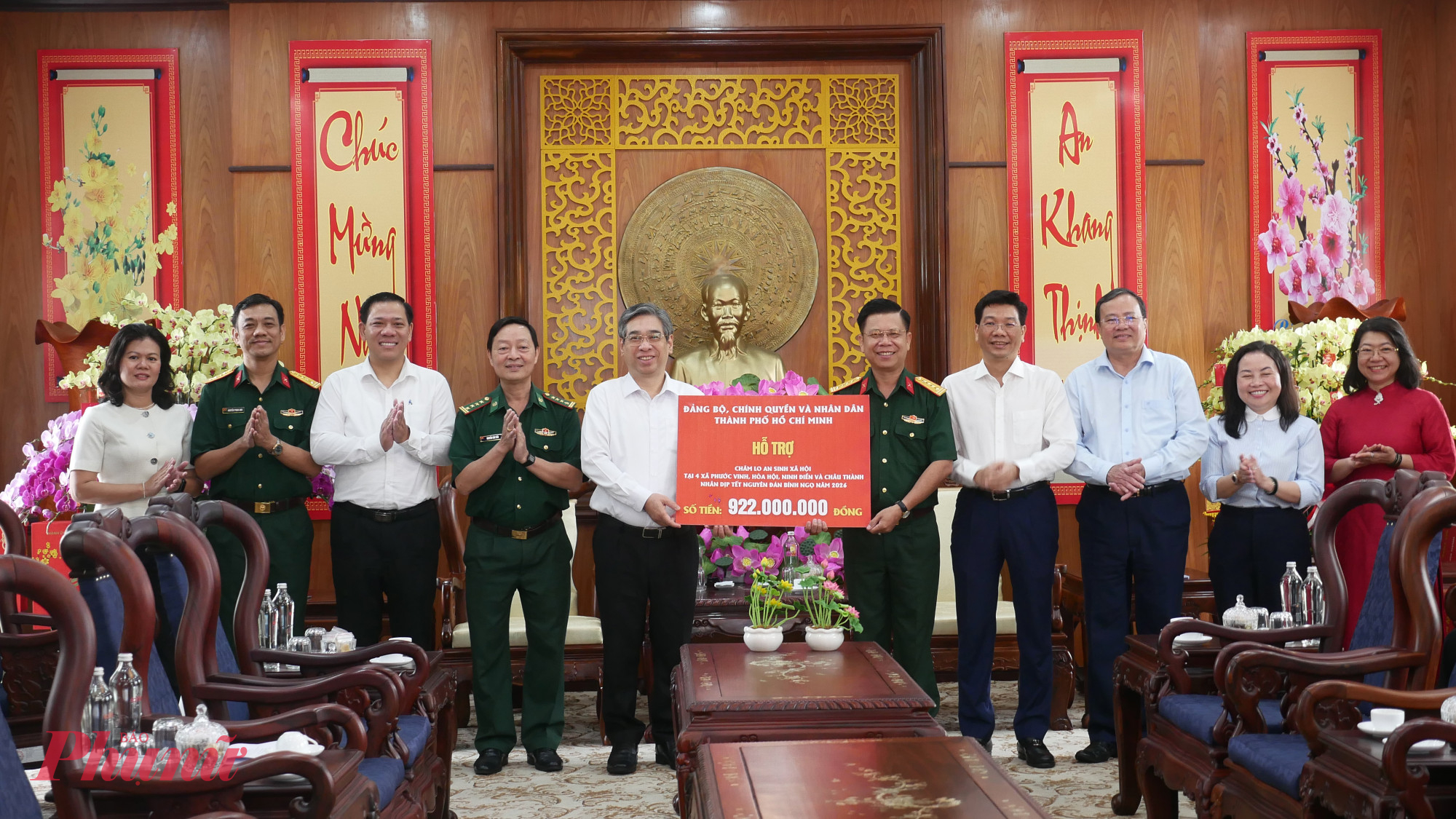 TPHCM trao bảng tượng trưng hỗ trợ Sư đoàn 5 (Quân khu 7) thực hiện các chương trình an sinh xã hội trên địa bàn các xã Phước Vinh, Ninh Điền, Hòa Hội, Châu Thành