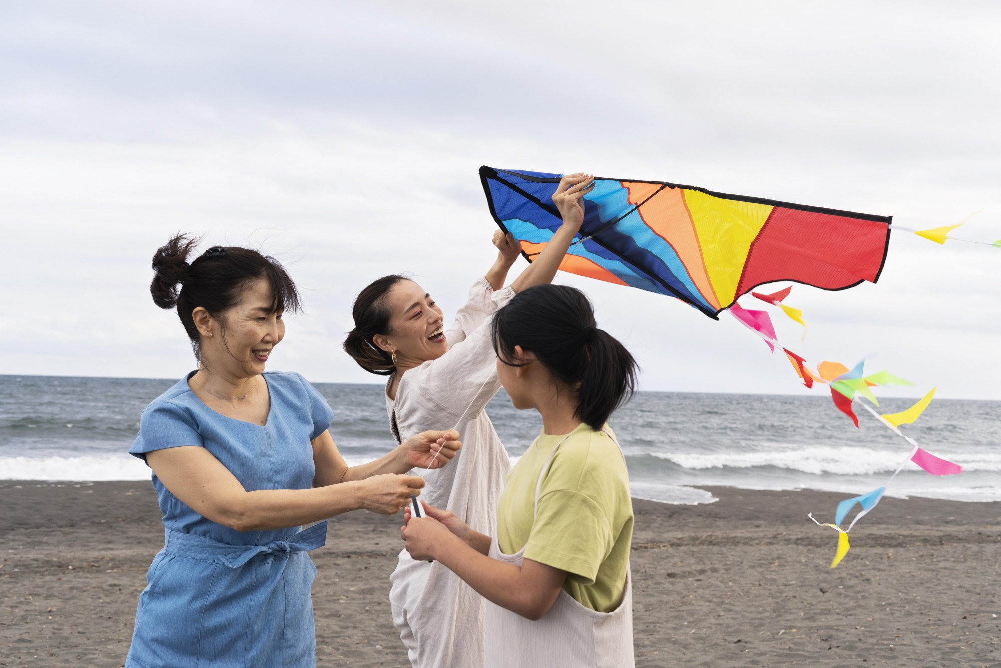 Ăn Tết khác đi - để người phụ nữ được bước ra khỏi gian bếp và tận hưởng sắc xuân của chính mình (ảnh minh họa: Freepik)