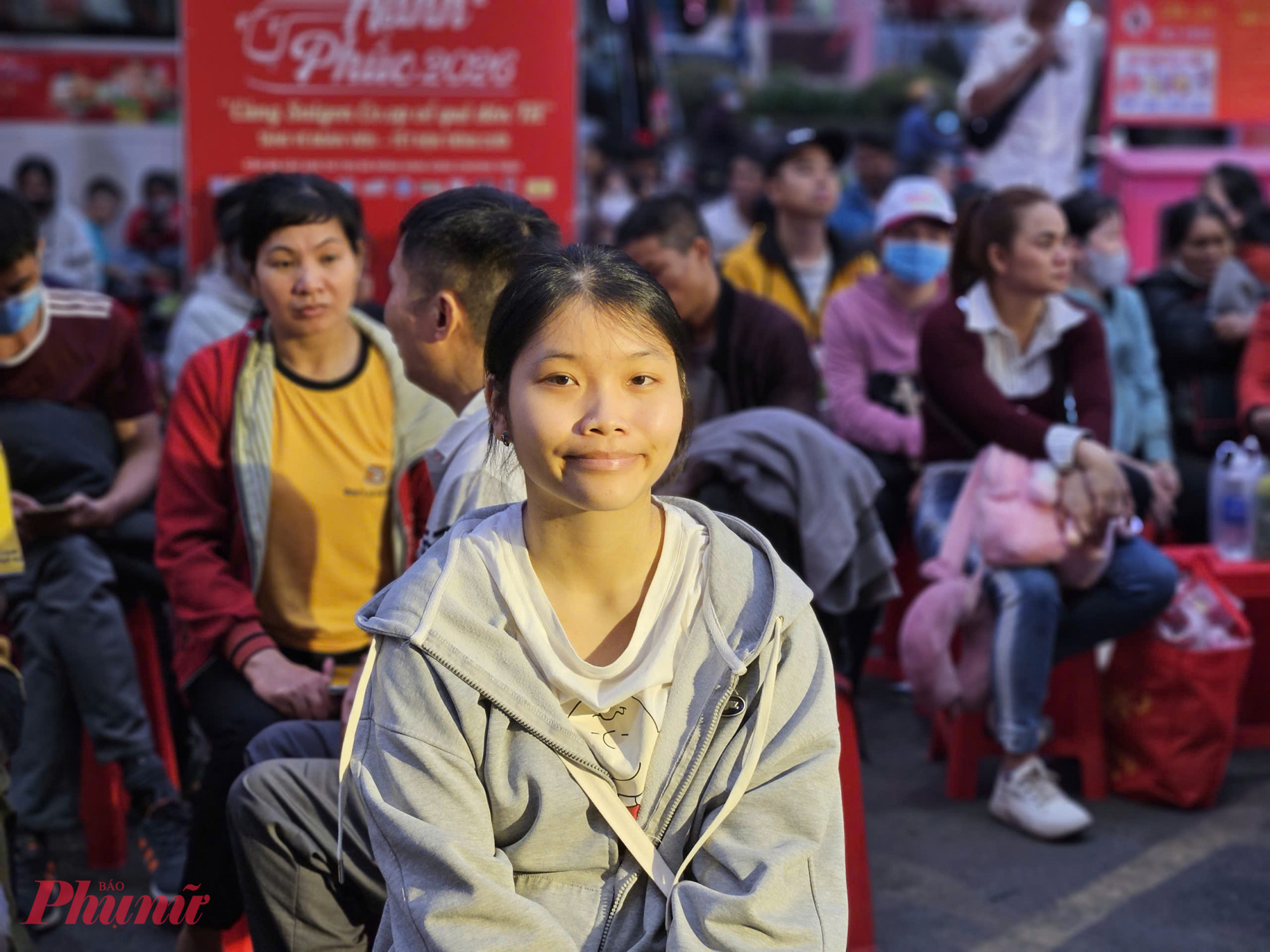 Đinh Đăng – sinh viên năm hai Trường Đại học Tài chính Marketing TPHCM – háo hức chờ lên “Chuyến xe hạnh phúc”