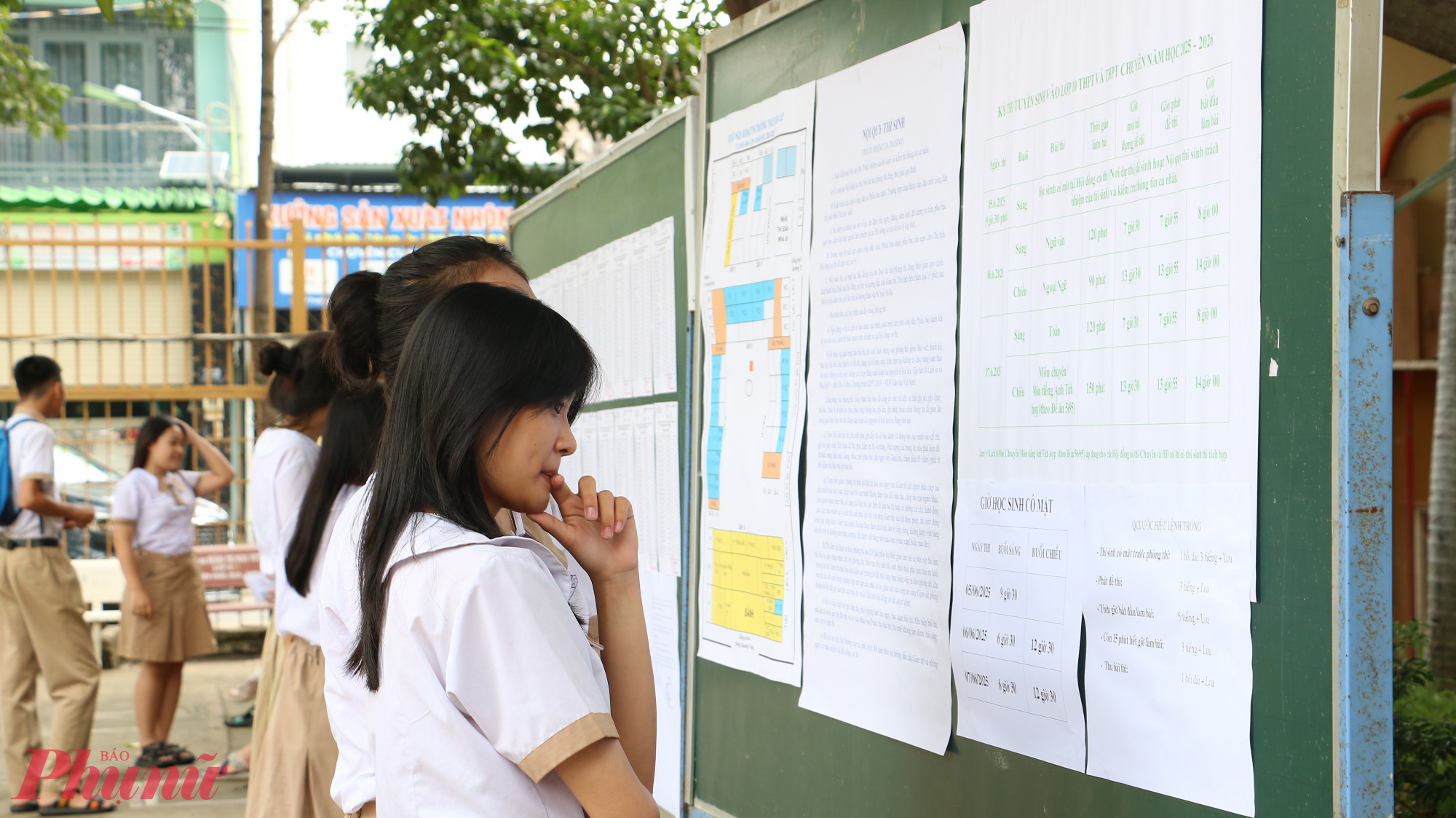 Thí sinh tham dự kỳ thi tuyển sinh lớp Mười năm 2025 tại TPHCM - Ảnh: Trang Thư