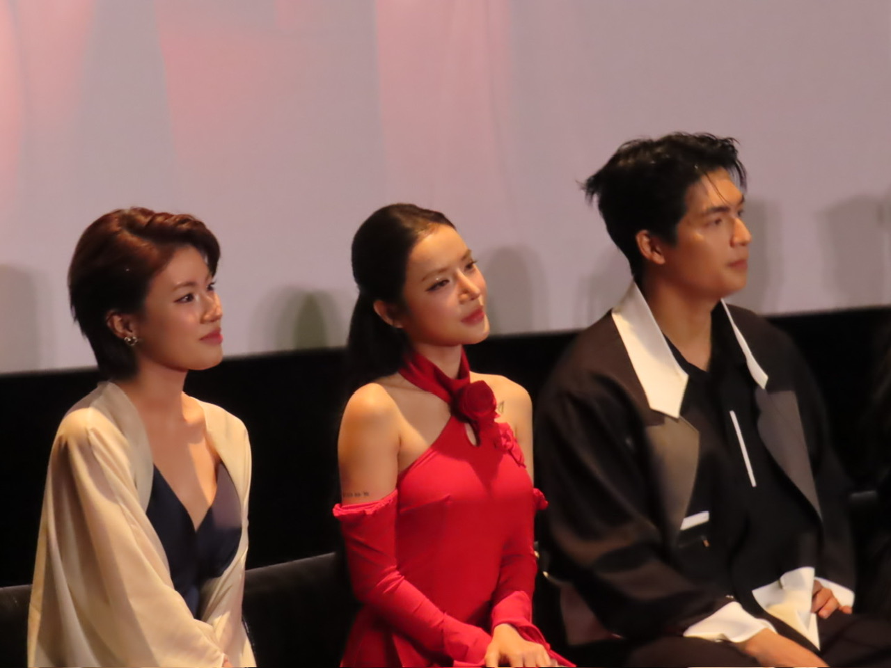 2 nữ chính của phim là ca sĩ Pháo và LyLy (từ trái qua) 