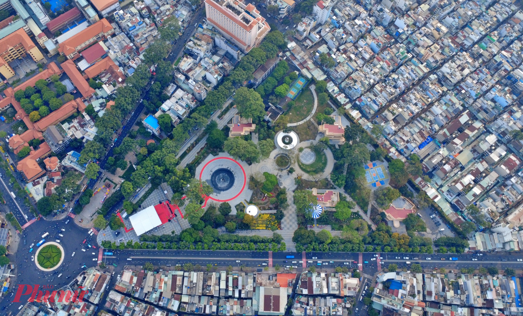 Từng bị bỏ hoang suốt thời gian dài, khu đất số 1 Lý Thái Tổ vốn mang nhiều giá trị về vị trí địa lý, lịch sử và tinh thần nay đã được “đánh thức”, trở thành không gian xanh nhân văn giữa lòng TPHCM.