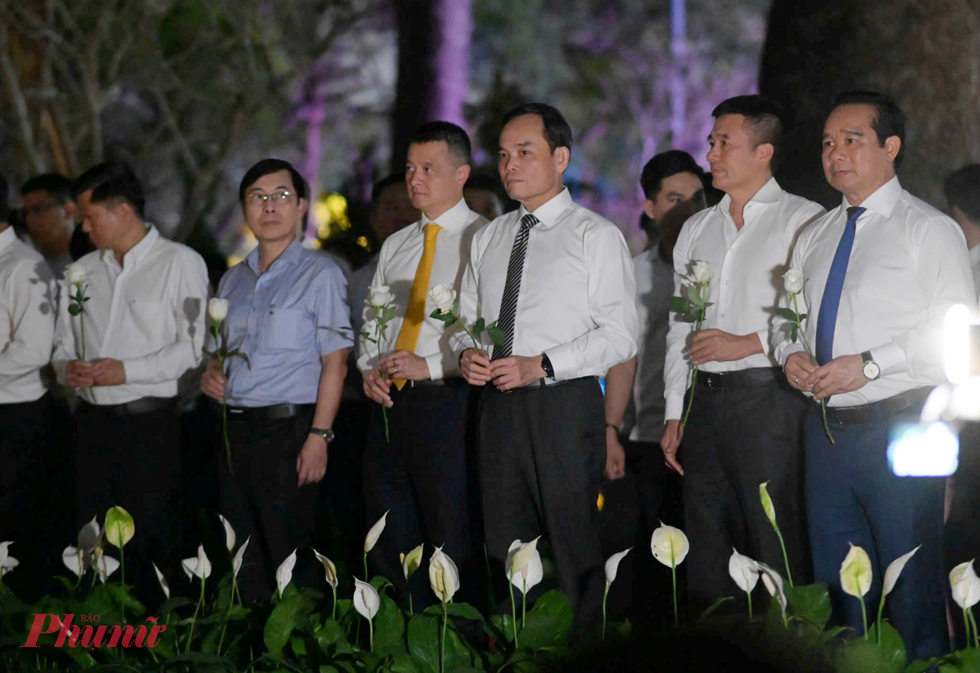 Sau lễ khánh thành, Bí thư Trần Lưu Quang và Chủ tịch UBND Nguyễn Văn Được