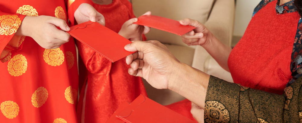 Muốn né về quê ăn tết vì sợ lì xì con cháu Ảnh minh hoạ Internet