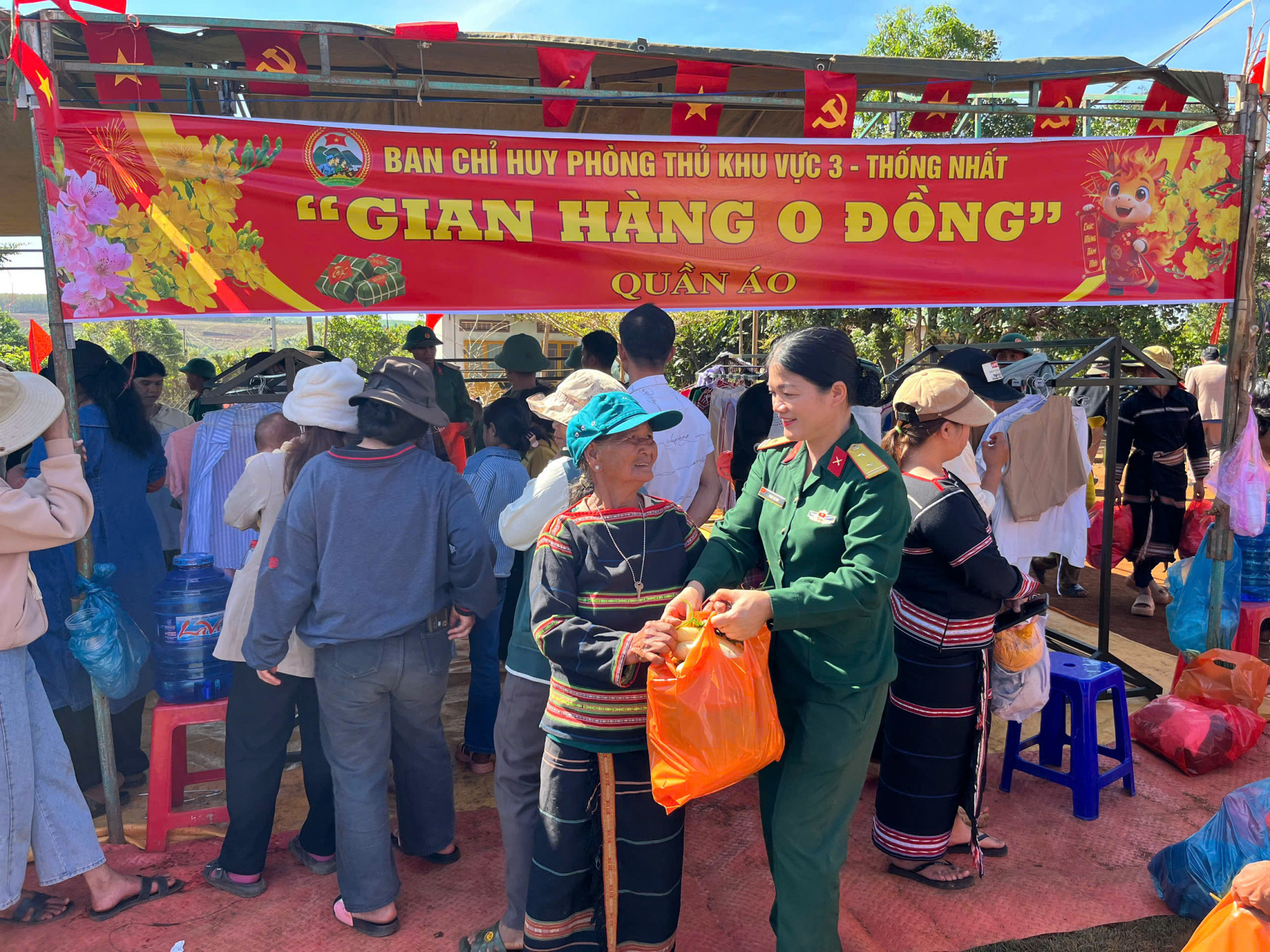 Tổng quân số được huy động để tổ chức hoạt động là 327 người; trong đó, thường trực 222 người; dân quân 55 người; địa phương 50 người.