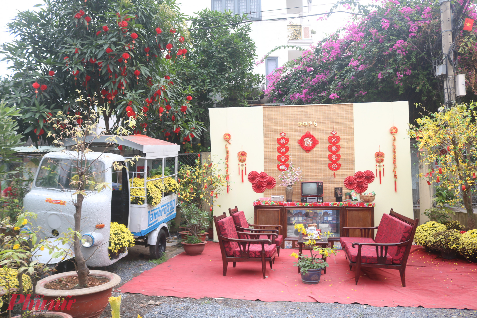 Góc tết đầy hoài niệm trong khuôn viên khu vui chơi - Ảnh: Mẫn Nhi