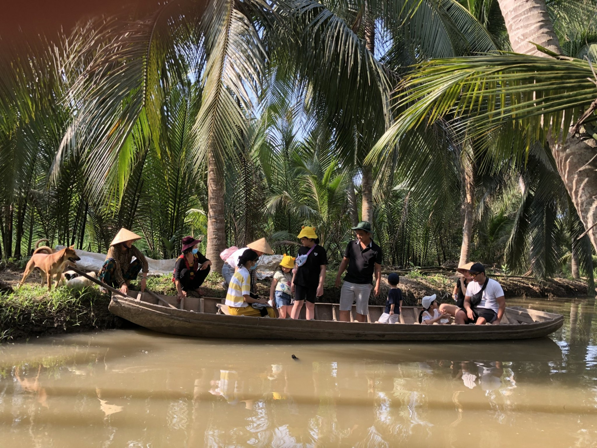 Đổi gió về miền Tây chơi tết với xuồng ghe - Ảnh: Diệu Hiền