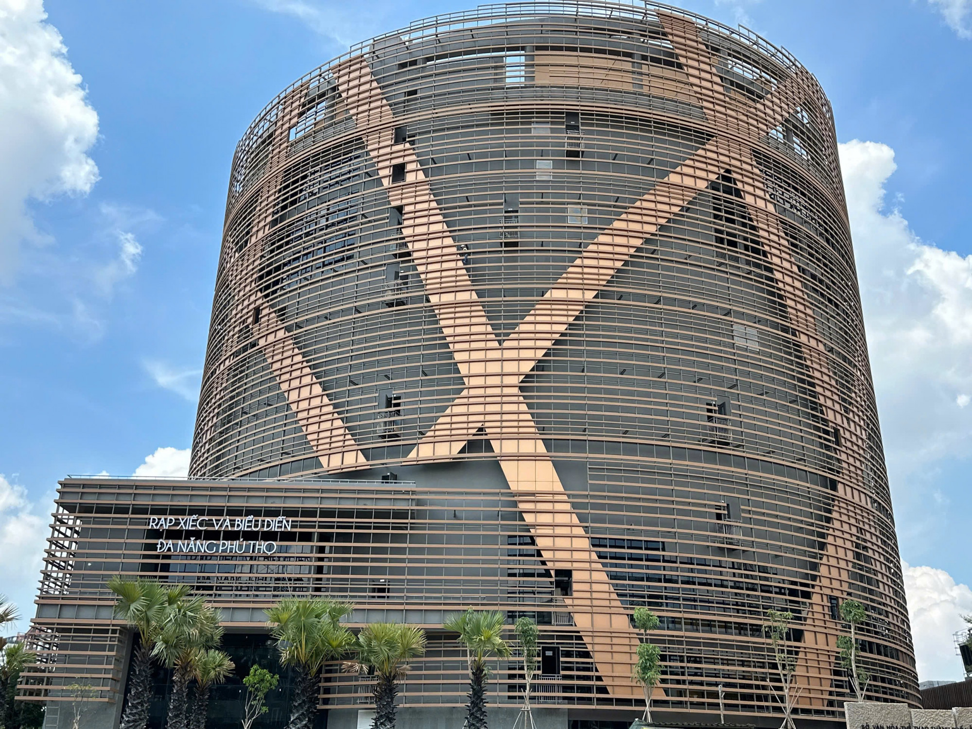  Rạp xiếc và biểu diễn đa năng Phú Thọ khánh  thàng  ngày  19/8/2025. Ảnhh: T.V