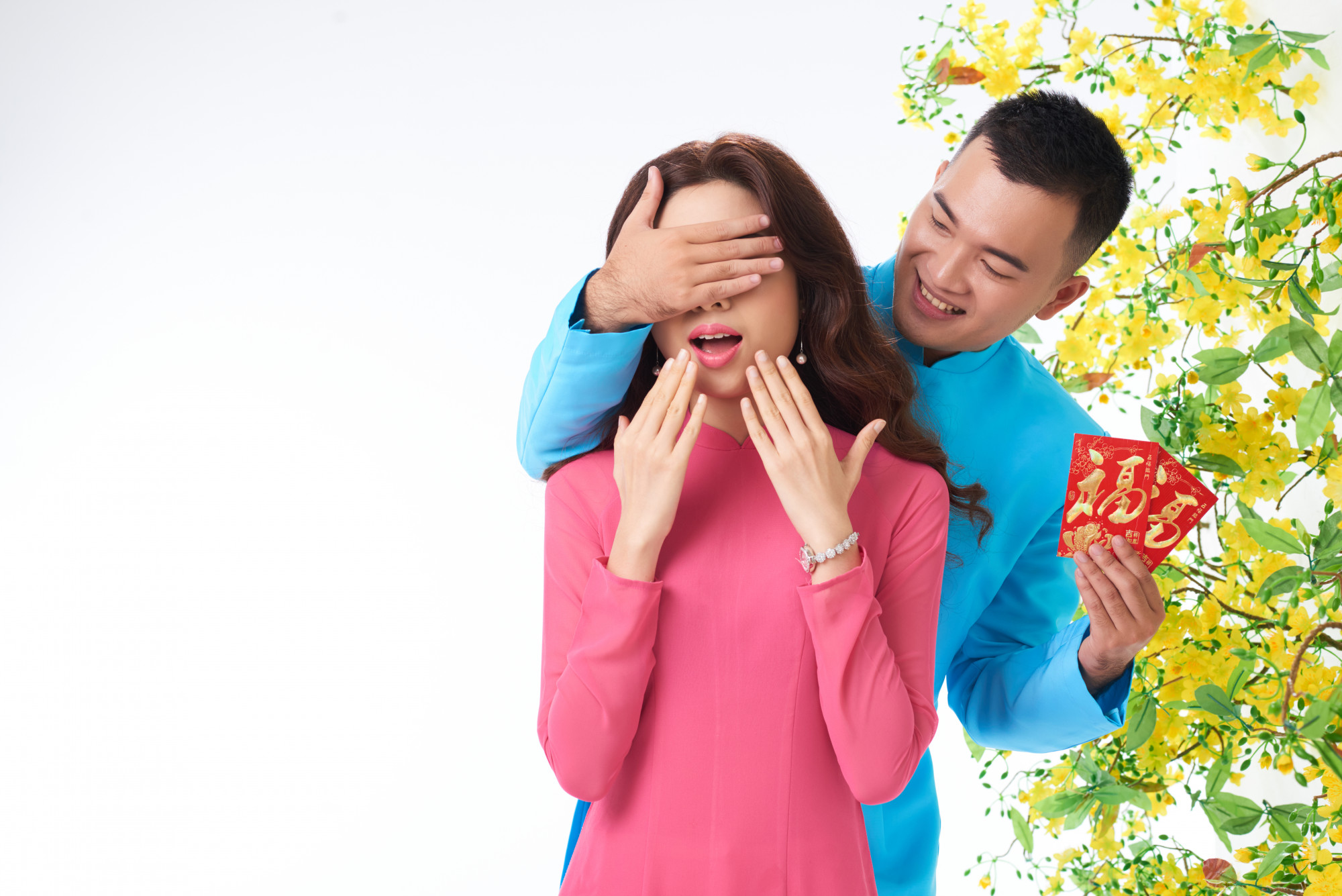 Niềm vui ngày tết của nhiều đôi vợ chồng. Ảnh minh họa: Freepik