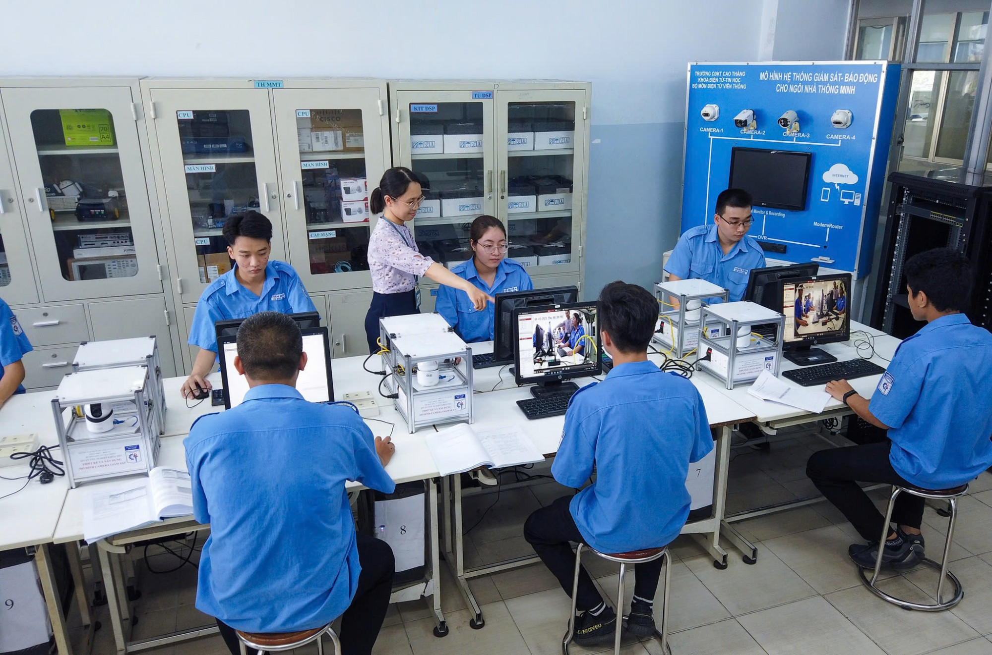 Giờ học của ngành công nghệ kỹ thuật điện tử - viễn thông, Trường cao đẳng Kỹ thuật Cao Thắng, TPHCM. Ảnh: A.N