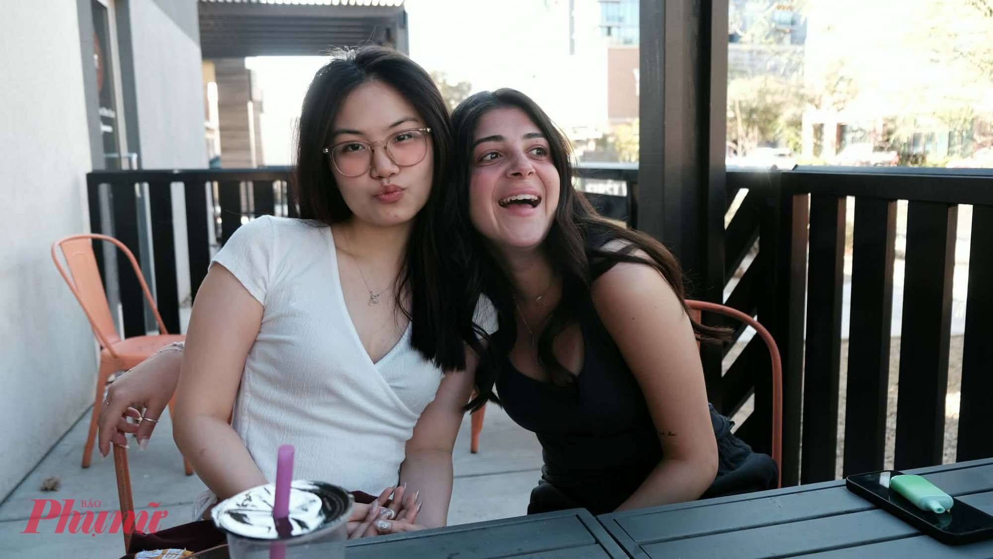 Bạn Nguyễn Mỹ Kỳ Duyên, sinh viên ngành Tâm lý học tại bang Arizona (Mỹ), dần học cách thích nghi và giữ gìn nét Tết truyền thống khi sống xa quê - Ảnh: Nhân vật cung cấp