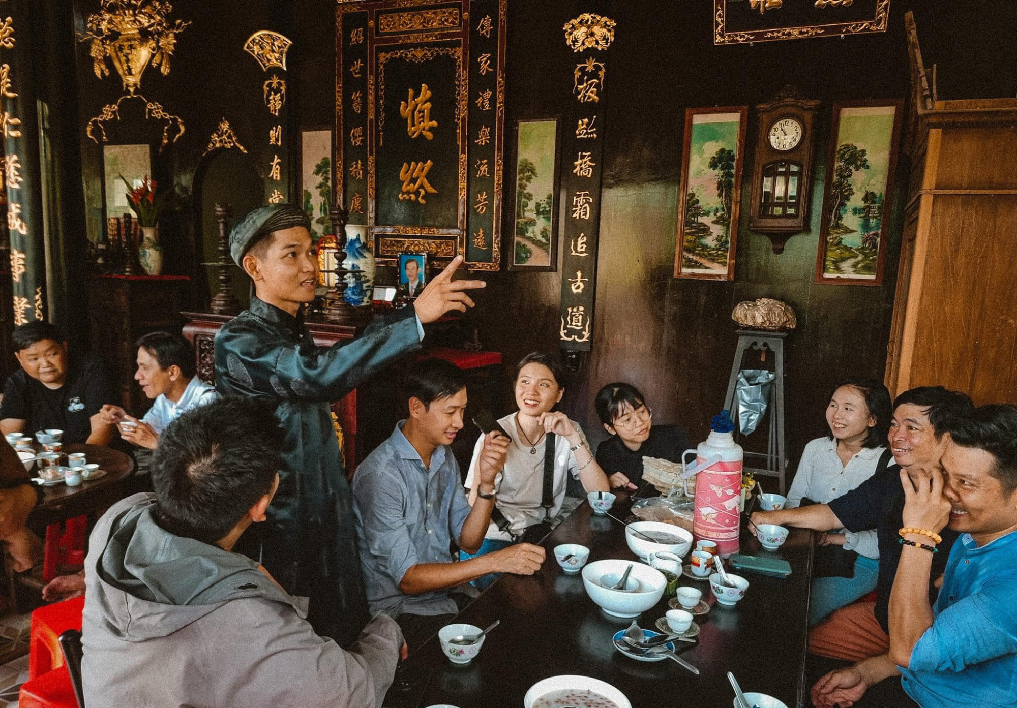 Một gia đình miền Tây sum vầy dịp tết