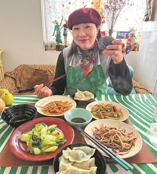 Bánh bao và các món ăn nhà làm do mẹ của Xu Jia chuẩn bị trong chuyến thăm Thượng Hải dịp Tết Nguyên đán của cô - Ảnh: China Daily