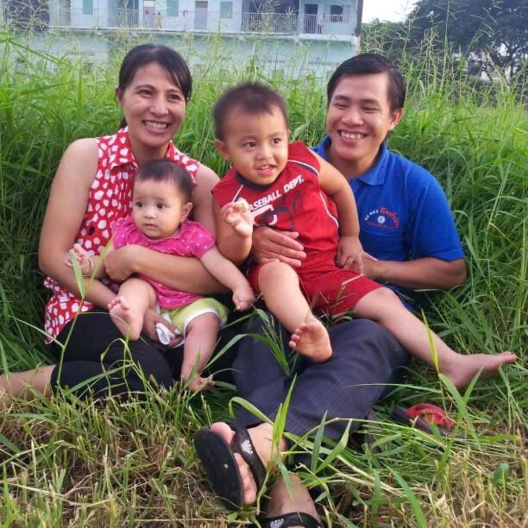 Tôi thầm mong một ngày không xa, kinh tế gia đình khá giả hơn, cả nhà sẽ cùng nhau về quê Thanh Hóa đón tết trọn vẹn. 