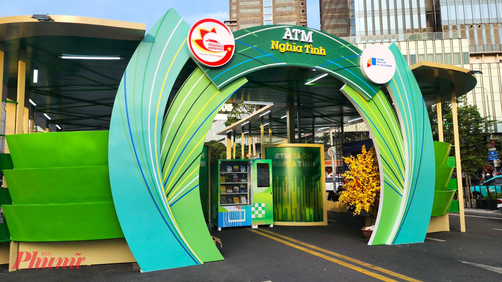 'Trạm ATM sách hứa hẹn đem đến những sự kiện lì xì độc đáo - Ảnh: Linh La