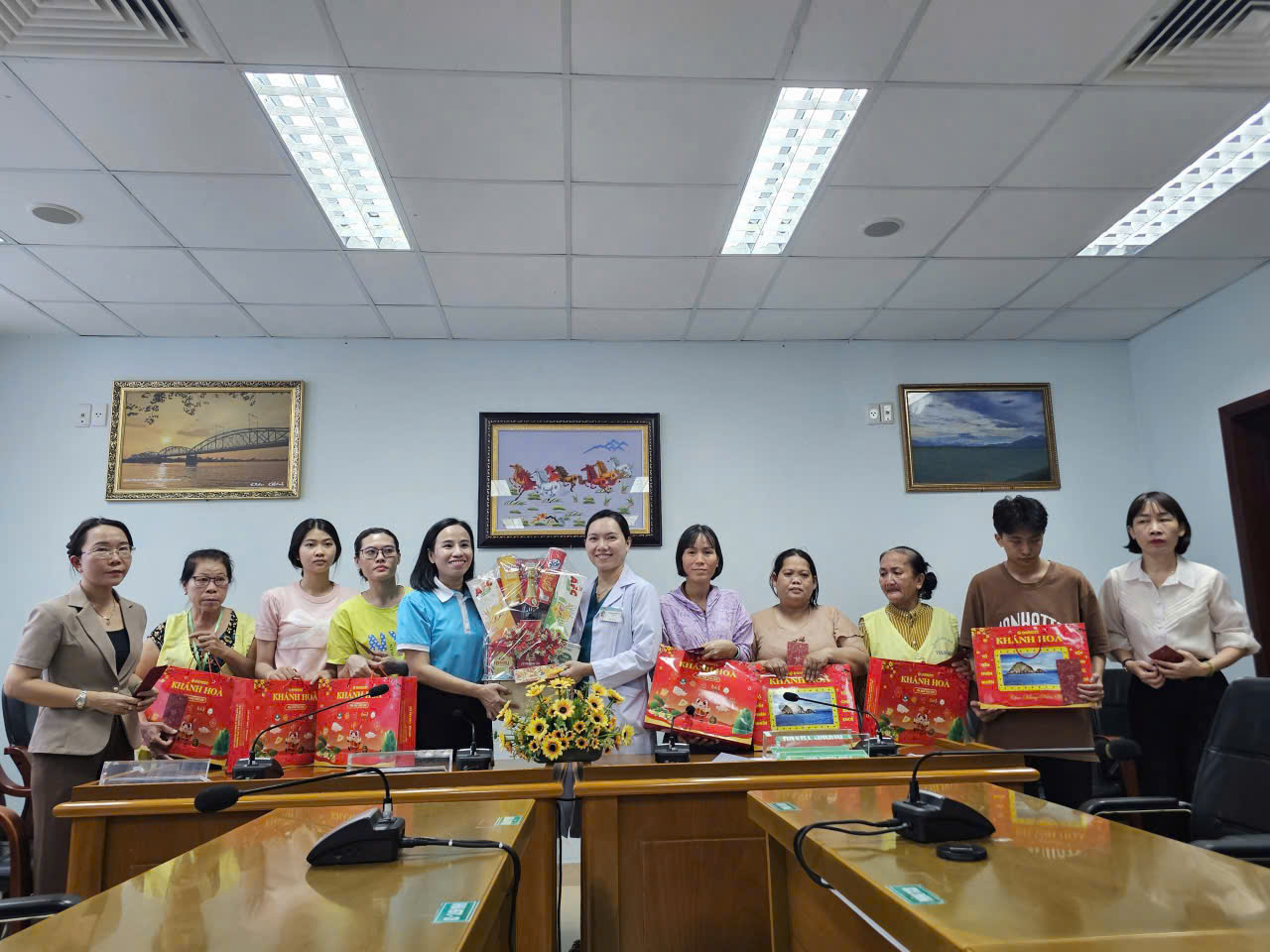 Bà Võ Ngọc Thanh Trúc thăm 