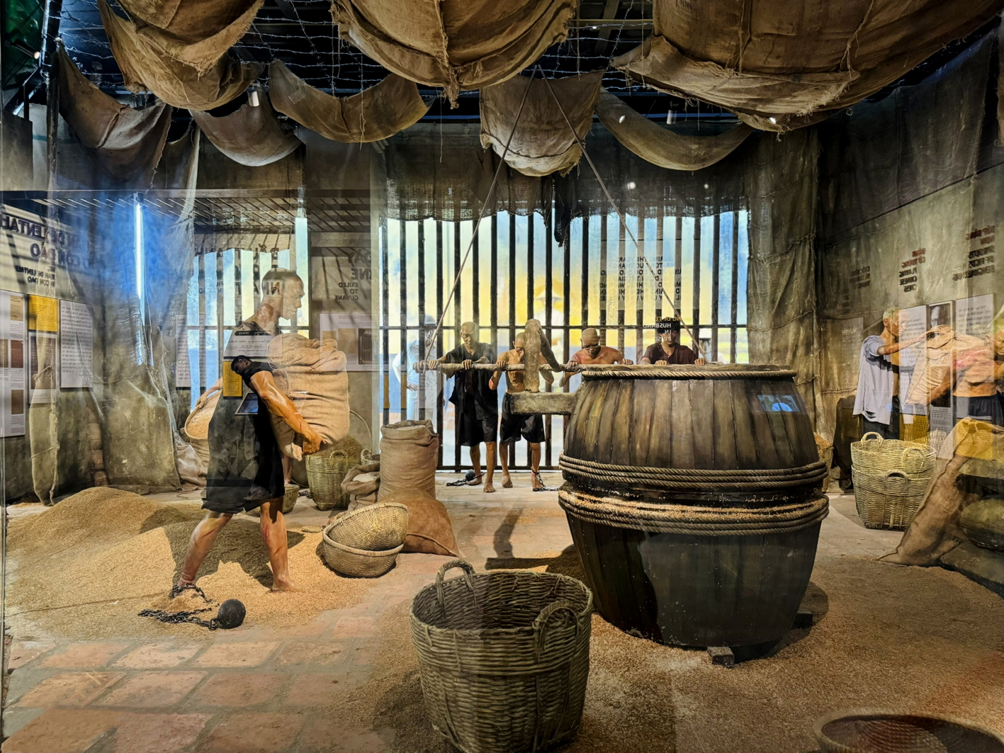 Không gian triển lãm sinh động, ấn tượng tại Bảo tàng Tôn Đức Thắng. Ảnh: Thành Lâm