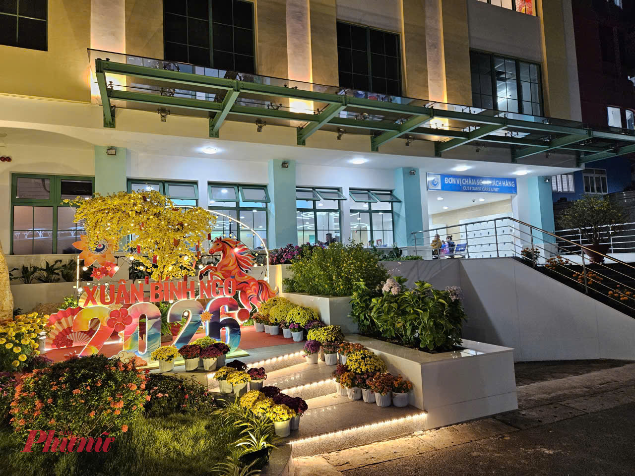 Tối 17/2 (Mùng 1 Tết Âm lịch) trong khi người người nô nức cùng nhau đếm ngược, chào đón khoảnh khắc giao thừa, thì tại Bệnh viện Từ Dũ, các bác sĩ đang vào ca trực, đảm bảo an toàn cho 29 thai phụ đang có dấu hiệu sinh