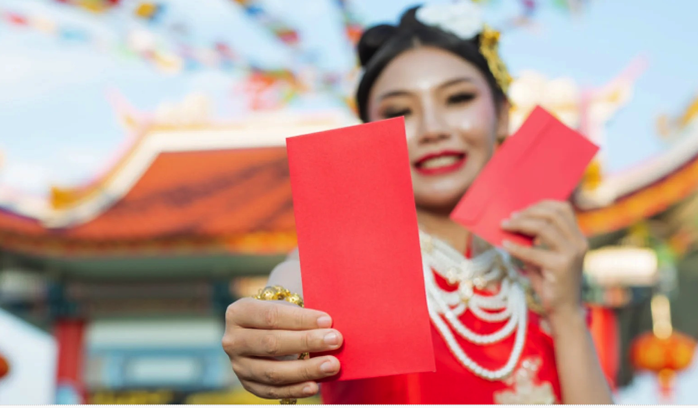 Gia đình chúng tôi không có ai đeo vàng đỏ tay hay tậu cái xích to trên cổ như thường thấy trên mạng - Ảnh minh họa Shutterstock