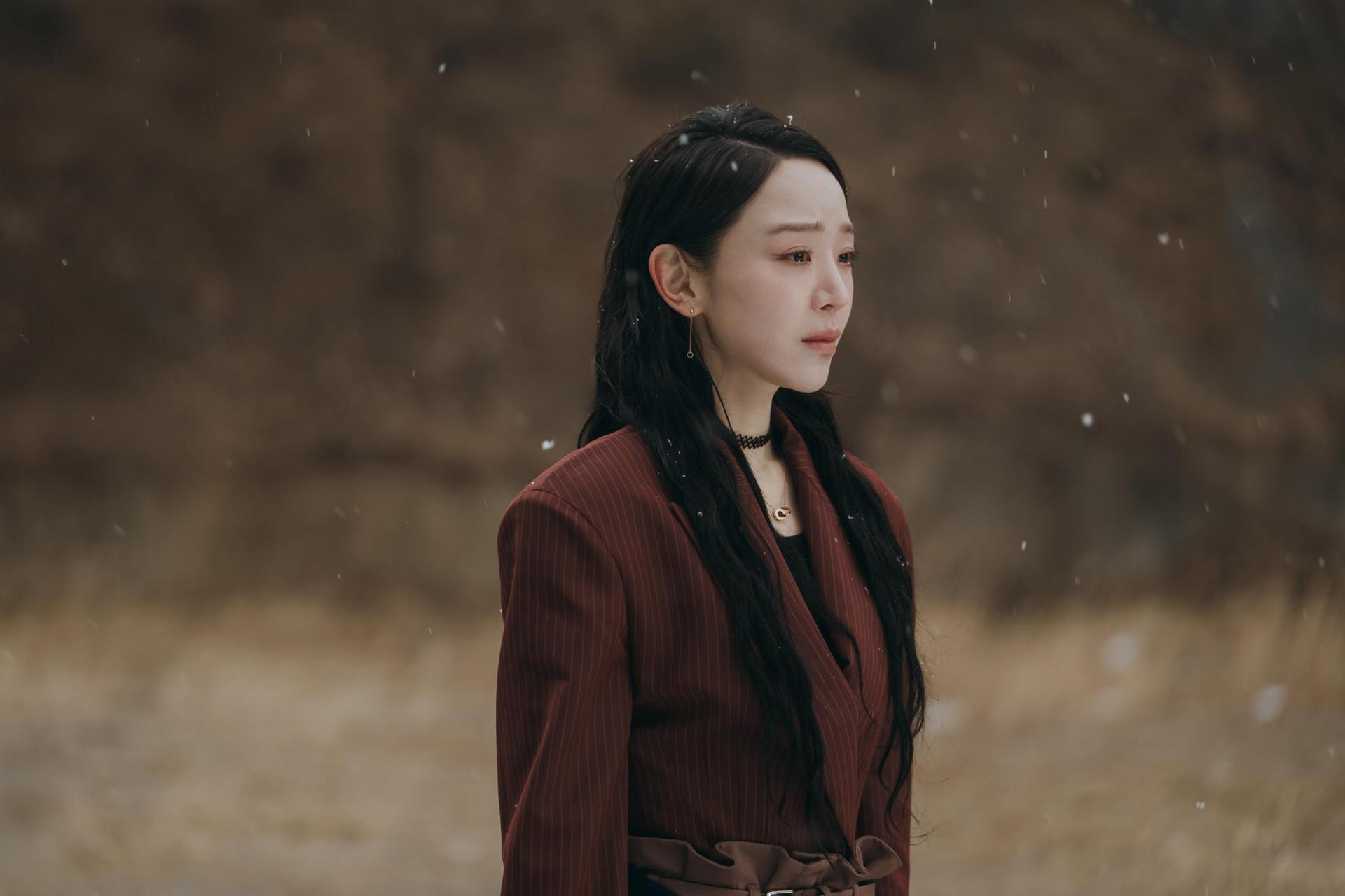 Shin Hye-sun xuất sắc vớii nhiều tính cách, bản thế nhan vật khác biệt trong phim. Ảnh: netflix