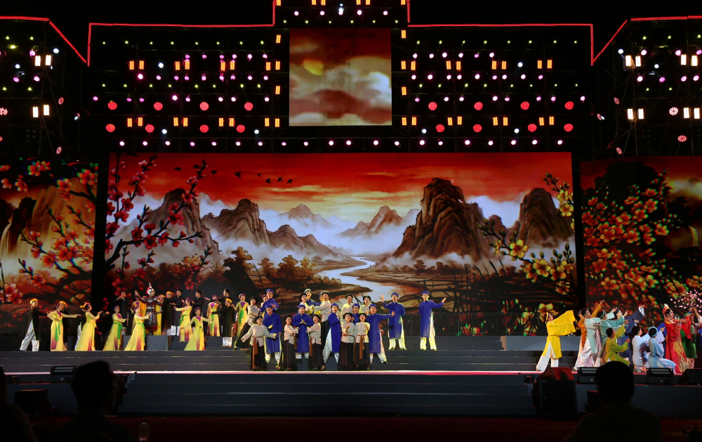 Non nước hùng anh