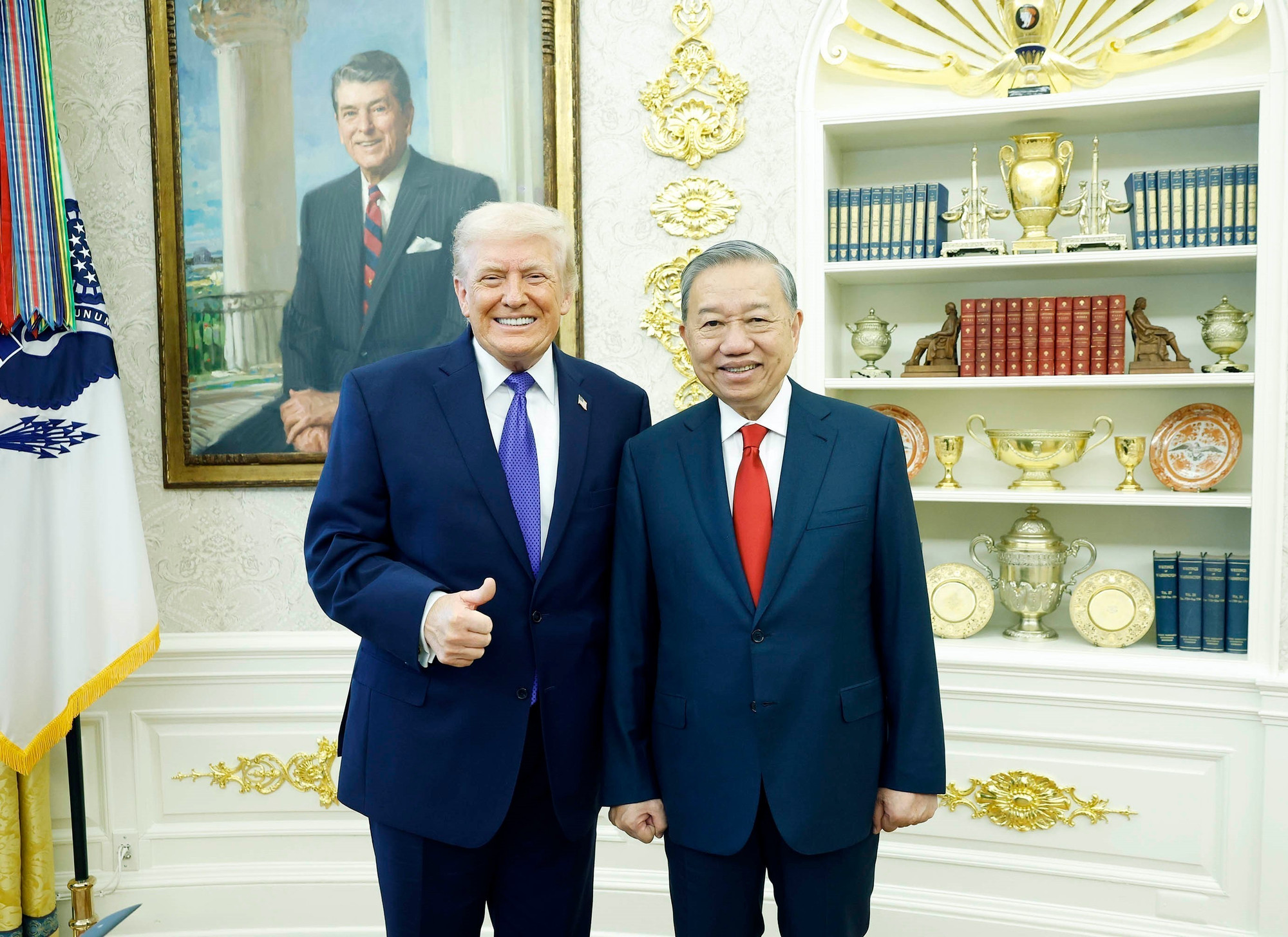 Tổng Bí thư Tô Lâm gặp Tổng thống Hoa Kỳ Donald Trump. (Ảnh: Thống Nhất/TTXVN)