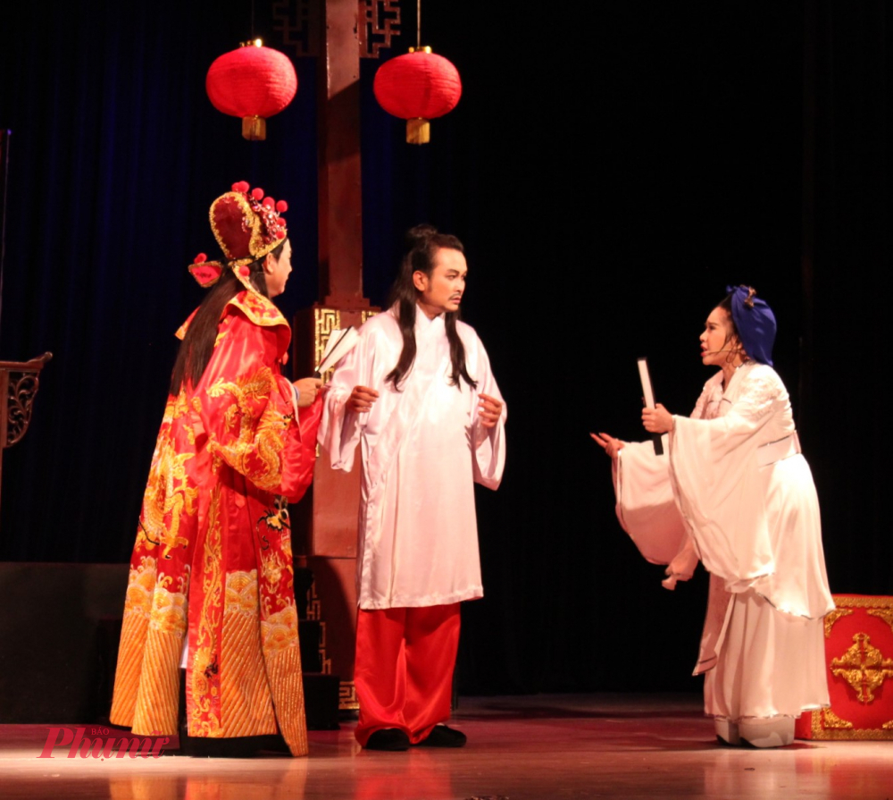 Đồng thời đảm nhận vai Hoàng Công Đồng