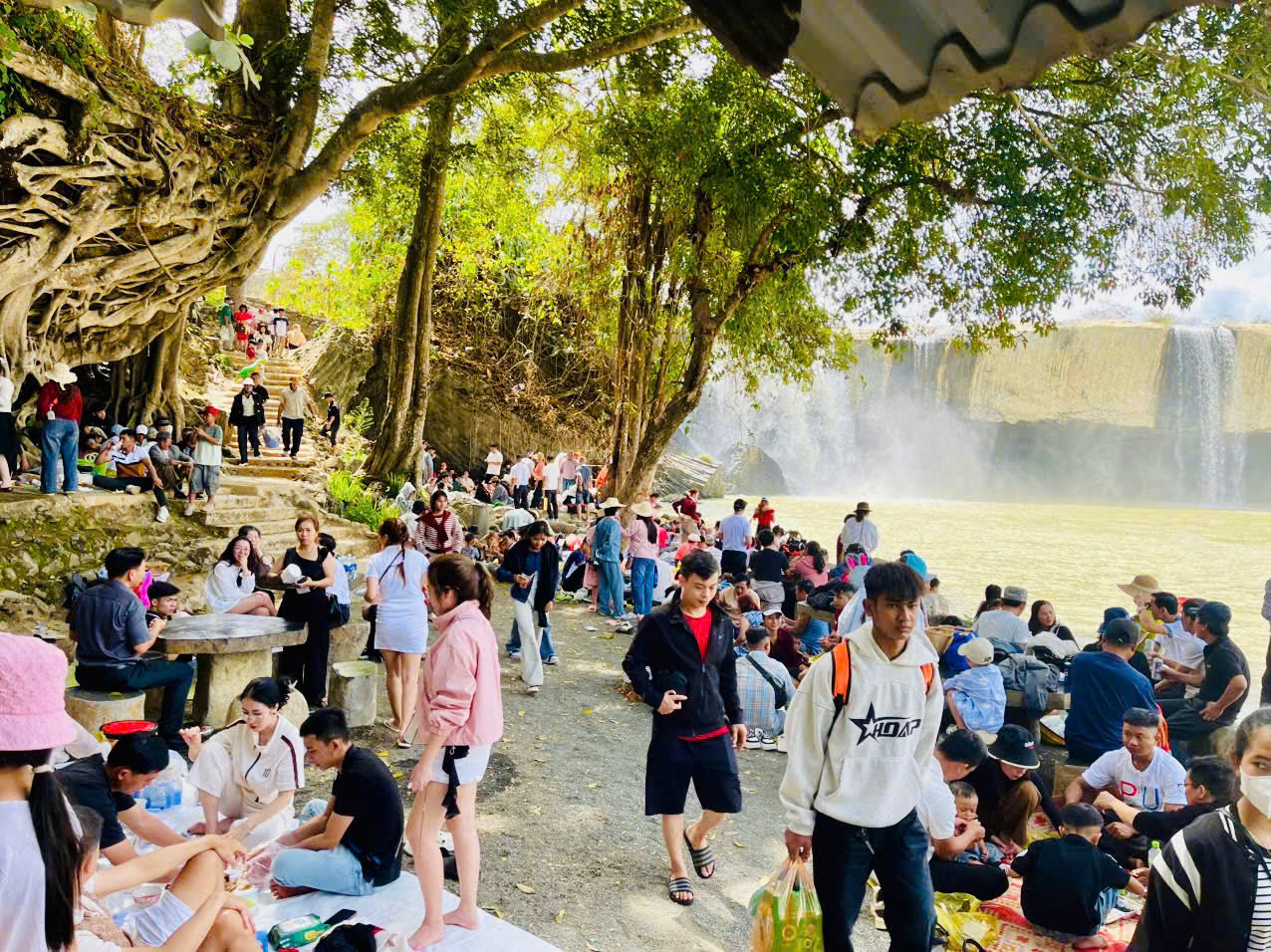 Nhiều điểm du lịch tại Đắk Lắk hút khách trong dịp Tết Nguyên đán - ảnh: SVH