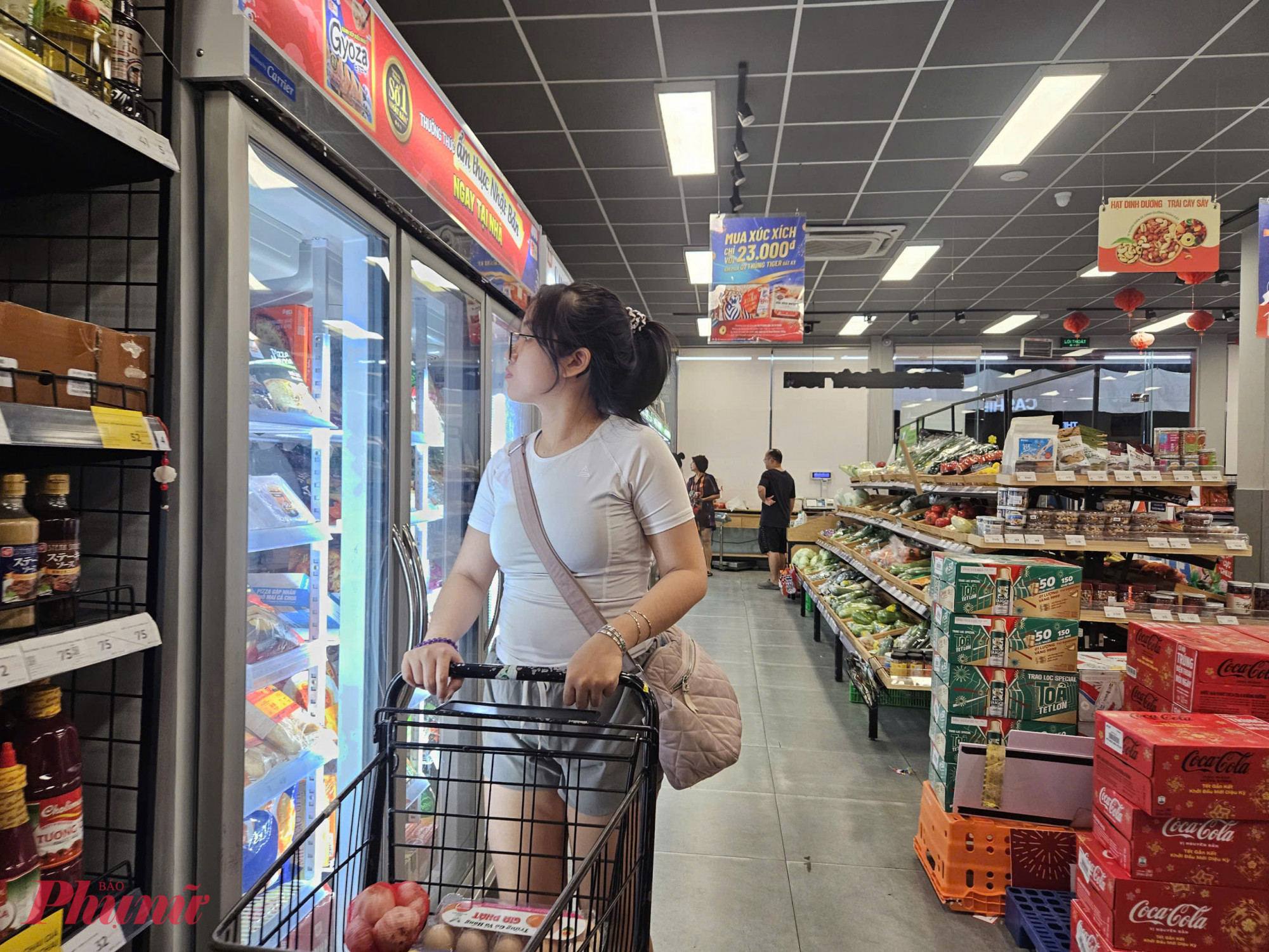 Việc nguồn cung chưa phục hồi đồng bộ sau tết khiến trải nghiệm mua sắm của người dân phần nào bị gián đoạn, nhất là với những gia đình có nhu cầu mua thực phẩm tươi cho bữa cơm đầu năm.