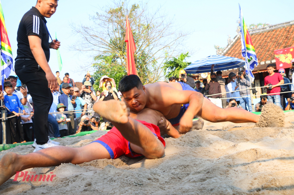 Giữa nhịp sống hiện đại nhiều đổi thay, lễ hội vật làng Thủ Lễ vẫn giữ được hồn cốt truyền thống, như một minh chứng sống động cho sức bền của văn hóa dân gian Việt Nam