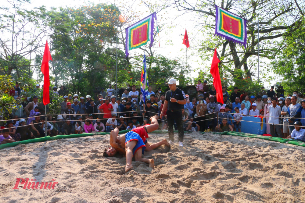 Ông Nguyễn Ánh Cầu,Chủ tịch UBND xã Quảng Điền, thành phố Huế cho biết: việc duy trì hội vật làng Thủ Lễ góp phần bảo tồn di sản văn hóa phi vật thể, tạo không khí vui tươi, phấn khởi trong nhân dân, đồng thời tăng cường tinh thần đoàn kết cộng đồng và làm phong phú đời sống văn hóa cơ sở trong những ngày đầu năm mới.