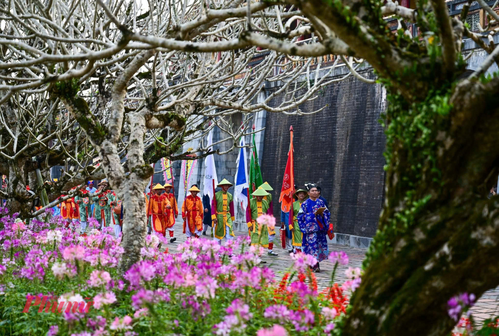 Các nghi thức Lễ Hạ Tiêu được tái hiện dựa trên cơ sở nghiên cứu tư liệu và kế thừa chất liệu nghi lễ cung đình truyền thống.