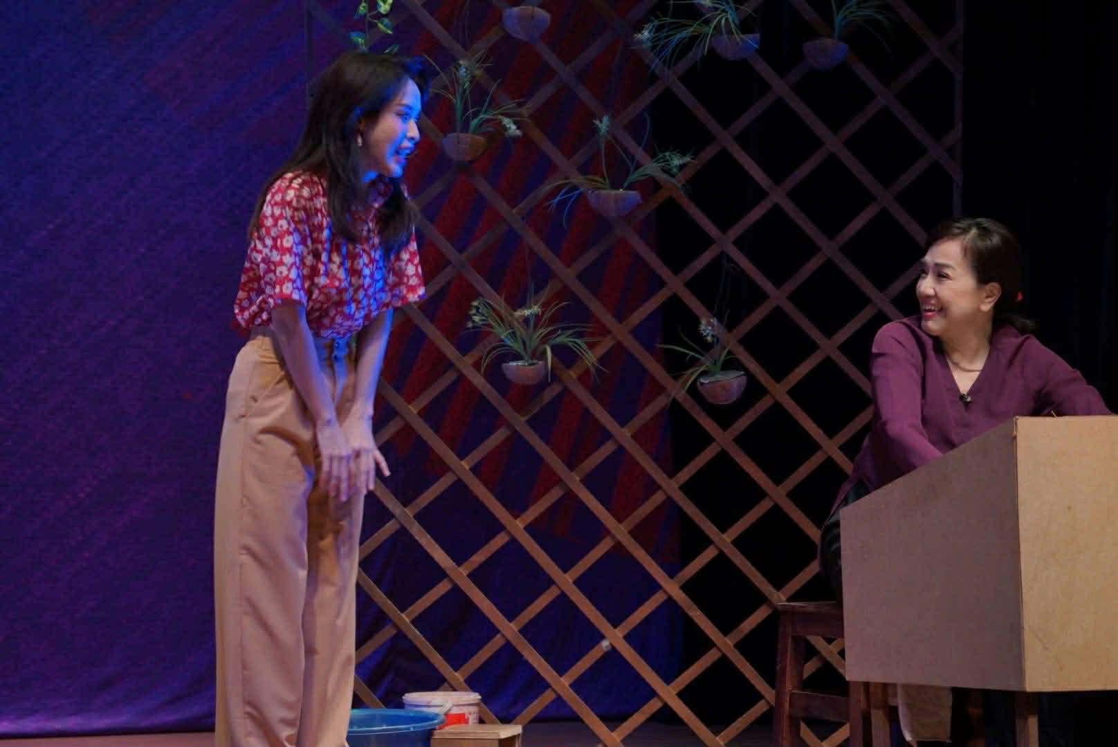 Cô đào Phương Hồng Thuỷ đã có thêm một vai diễn ấn tượng trong cuộc đời làm nghề của mìnhở sân khấu kịch nói