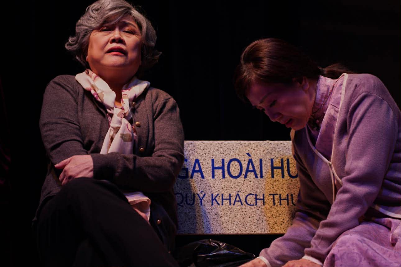 29 anh về bản dựng 2026 thú vị và hấp dẫn với cuộc hội ngộ của 2 'cô đào nổi tiếng của 2 lĩnh vực cải lương và kịch nói. Ảnh: HTT