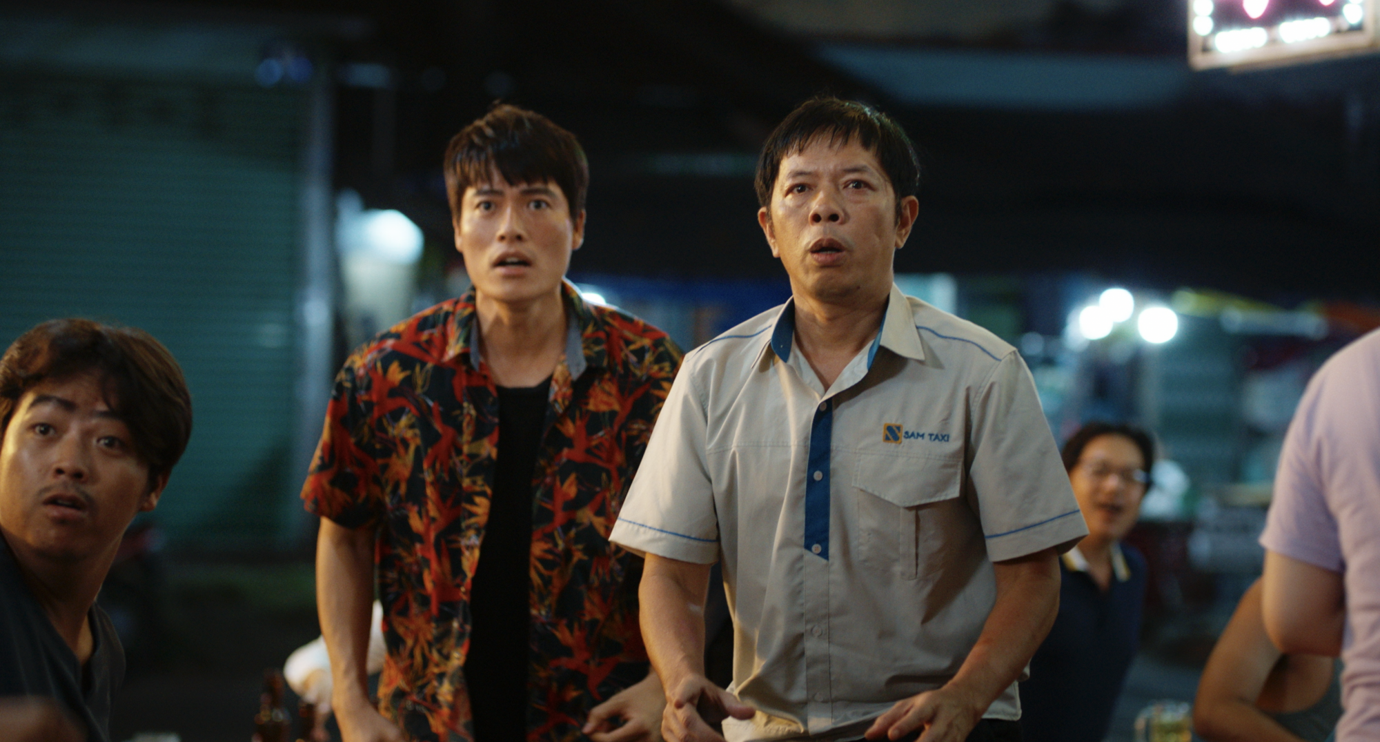 Võ Tấn Phát và Thái Hòa trong phim Anh hùng