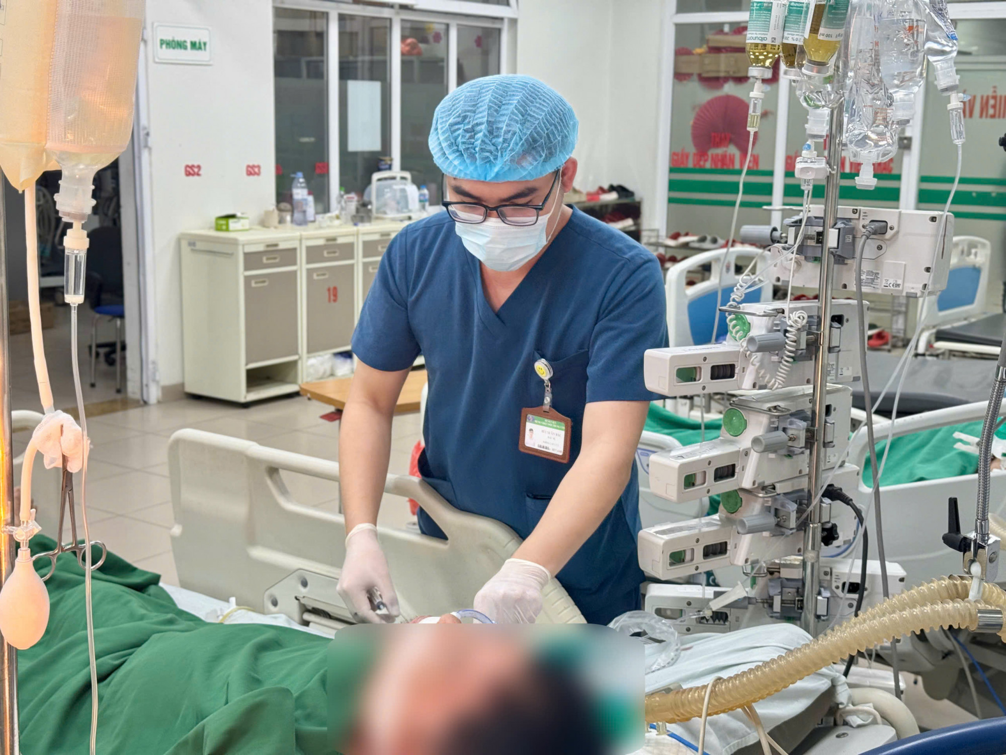 Người bệnh nguy kịch vì nghiện rượu kéo dài - ảnh: Bệnh viện cung cấp