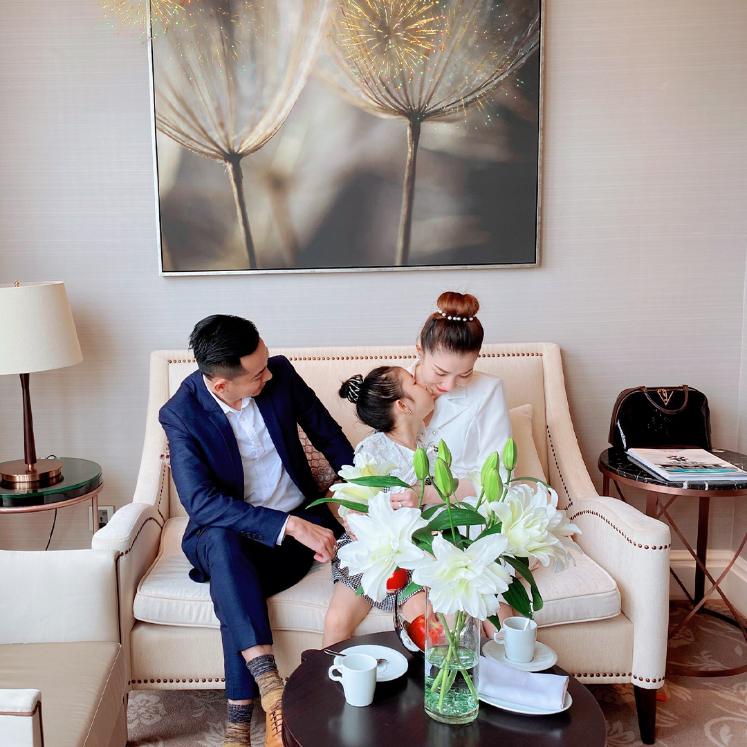 Chi tiêu vượt quá ngân sách cho phép Sự hấp dẫn của các gói dịch vụ siêu sang có thể khiến bạn mạnh tay chi tiền tiết kiệm hoặc vay nợ. Đừng làm vậy! Sự tiếc nuối về tài chính sẽ ám ảnh suốt kỳ nghỉ, khiến bạn cảm thấy bực bội với mọi trục trặc nhỏ nhất. Một chuyến đi hạnh phúc là chuyến đi trong tầm kiểm soát của ví tiền.