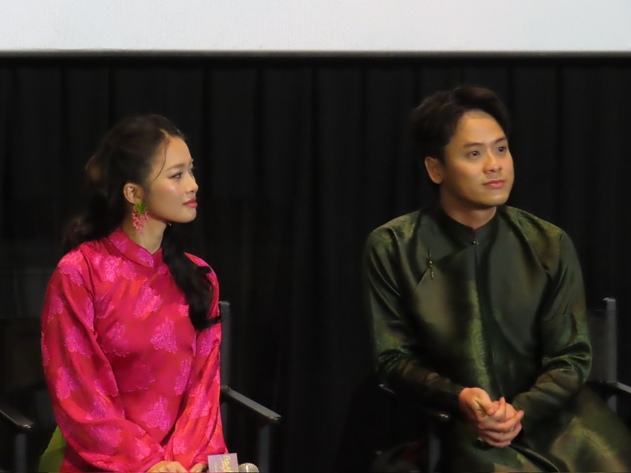 Kim Khánh (trái) và Trần Doãn Hoàng (phải) thủ vai chính trong phim 