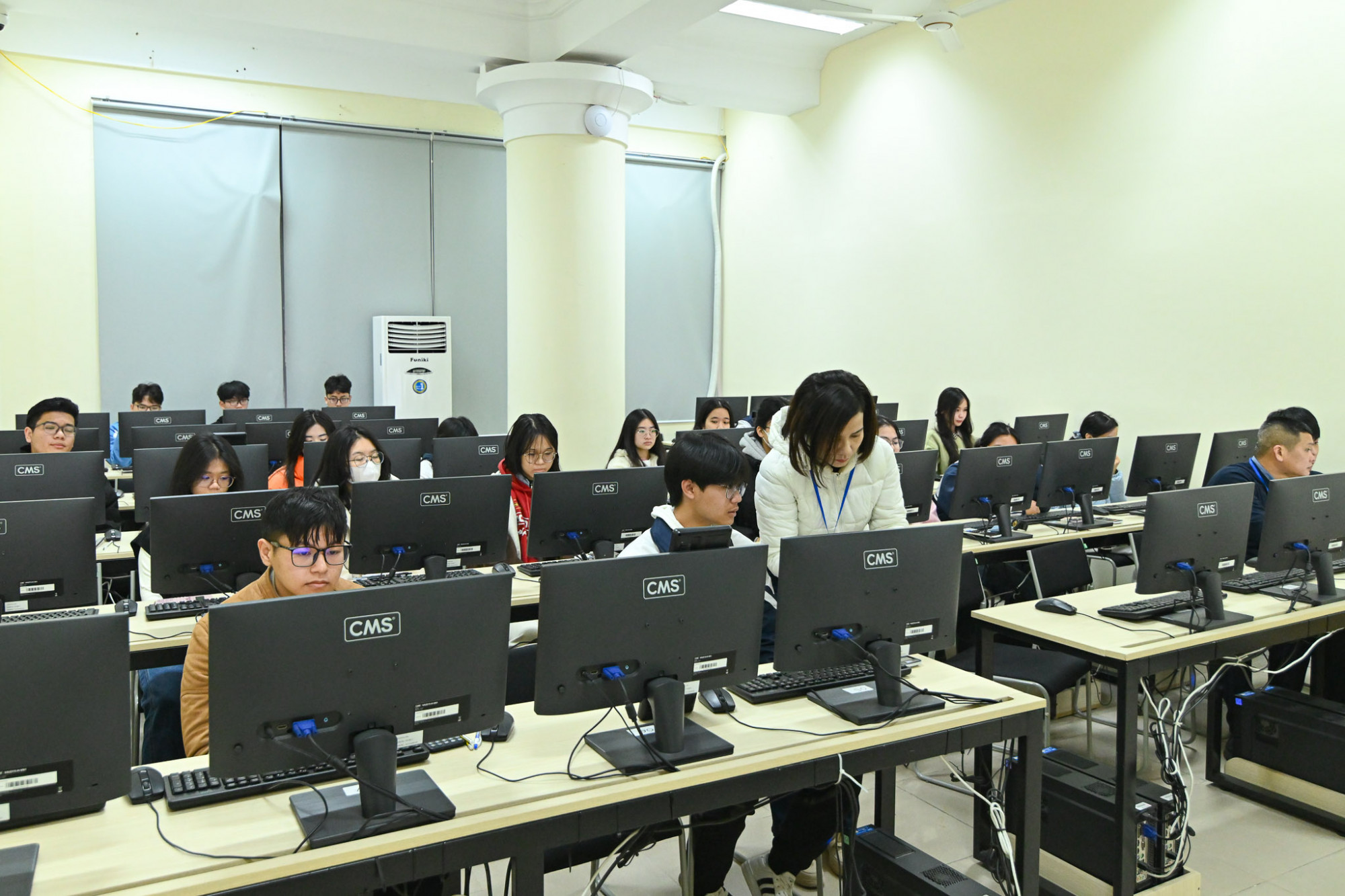 Thí sinh tham dự Kỳ thi Đánh giá tư duy đợt 1 năm 2026 của Đại học Bách khoa Hà Nội. Ảnh: HUST