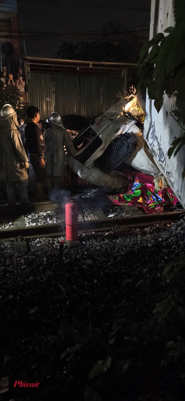 Lực lượng chức năng có mặt tại hiện trường.