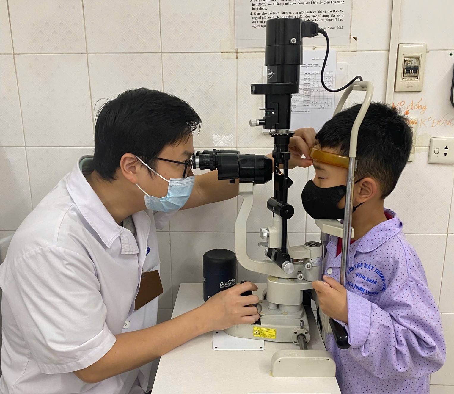 Một bệnh nhi nhập viện vì tai nạn pháo nổ - ảnh: Bệnh viện cung cấp