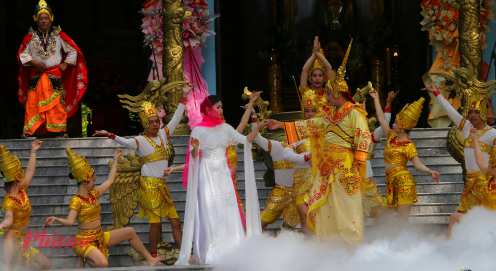 Hình ảnh Huyền Trân rời Thăng Long năm mười chín tuổi, “cúi đầu gạt lệ” đi về phương Nam, từ lâu đã trở thành một biểu tượng trong tâm thức dân tộc. 