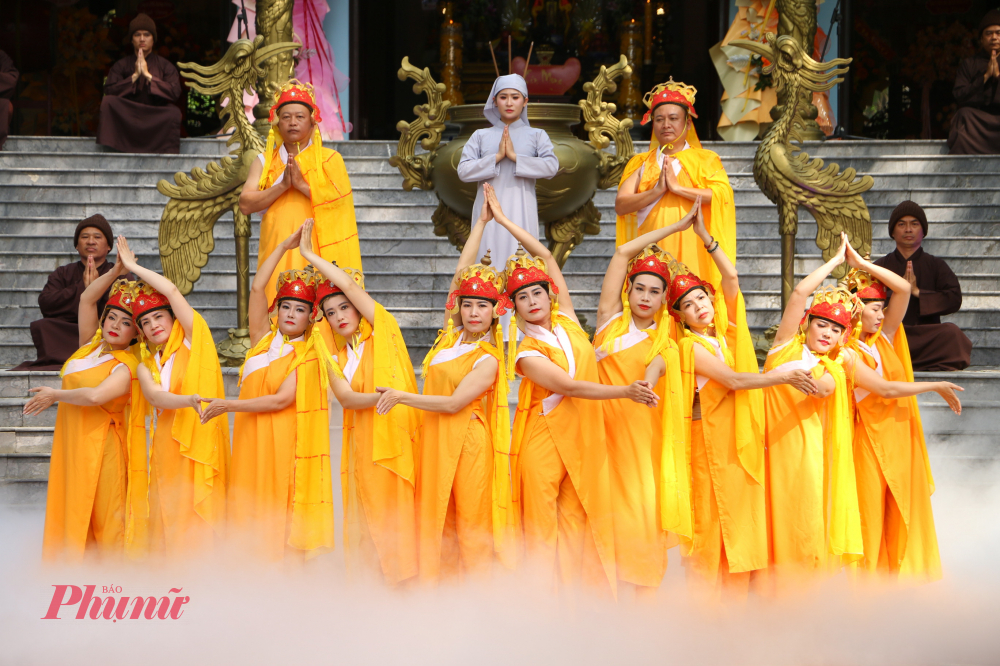 Thuận Hoá từ một vùng biên viễn đã trở thành nơi gặp gỡ của hai nền văn hoá Việt – Chăm, để rồi từ đó hình thành nên một vùng văn hoá đặc sắc, nơi mà sau này sẽ là Phú Xuân, là Huế. Vì thế, nói đến Huyền Trân là nói đến khởi đầu của Huế.