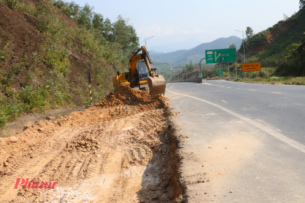 Hiện tại sau kỳ nghỉ Tết nguyên đán các đơn vị thi công đang huy động tối đa nhân lực, máy móc, tổ chức thi công nhiều mũi, tăng ca, tăng kíp để bảo đảm tiến độ hoàn thành dự án vào tháng 3/2026.